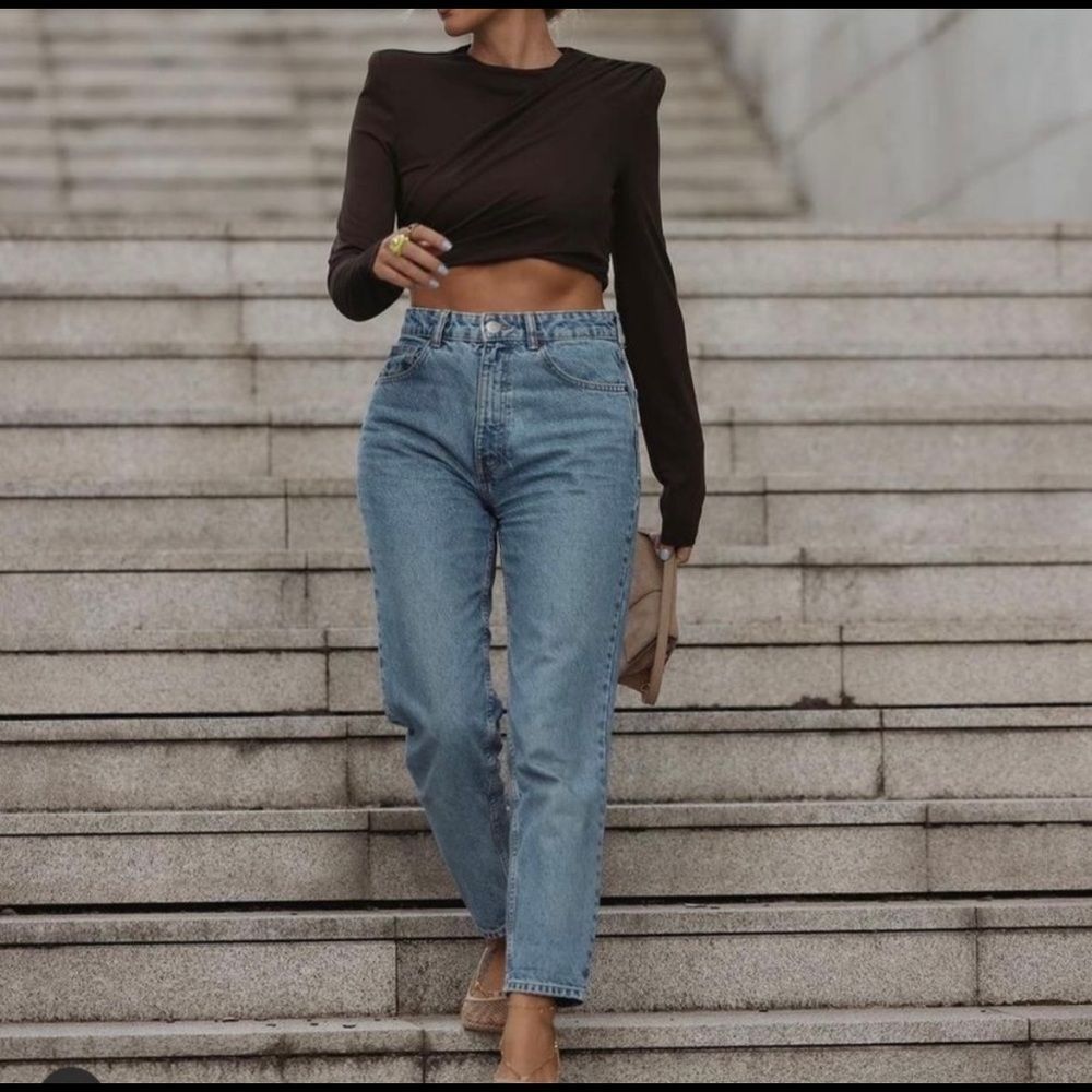 ZARA HIGH RISE STRAIGHT LEG JEANS
